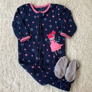 5/$15 Carter’s Girls Footed Fleece Zip Up Pajamas